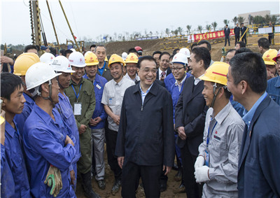 2015年，国务院总理李克强视察位于海南的中天建设集团第七建设公司项目部