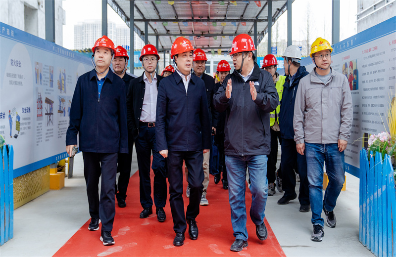 2025年3月28日，合肥市政协副主席、党组成员陈明一行莅临安徽公司中海悦府项目，针对合肥市政协“无废城市”建设工作进行专题调研。